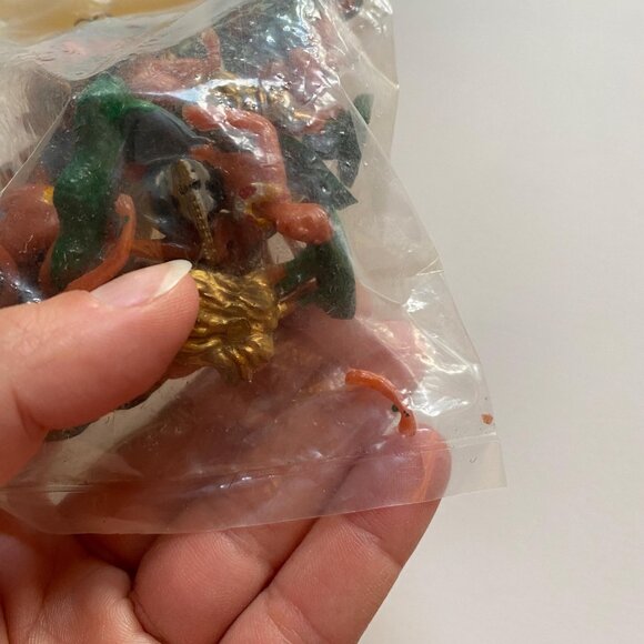 Plastic Gumball Charms Hawaiian Hula Party Figures for Crafting or Cake Toppers - Picture 4 of 4